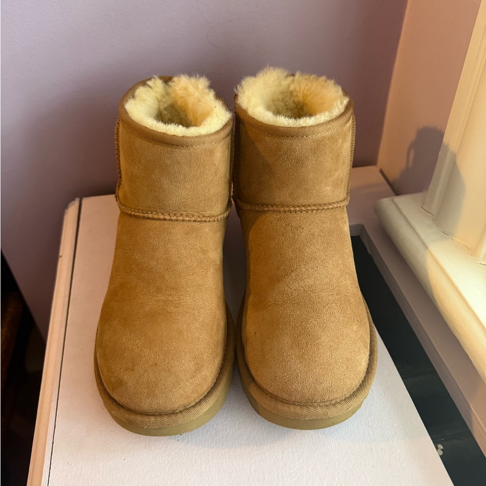 UGG Classic Mini II Chestnut size 6